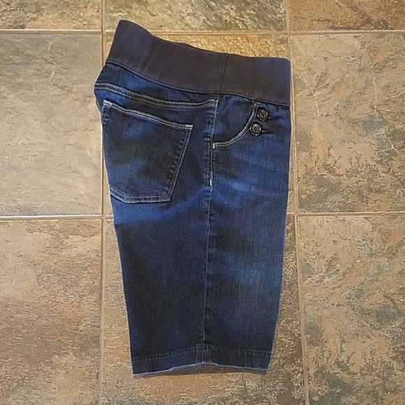 GAP Pants - 💕Gap* Maternity Shorts